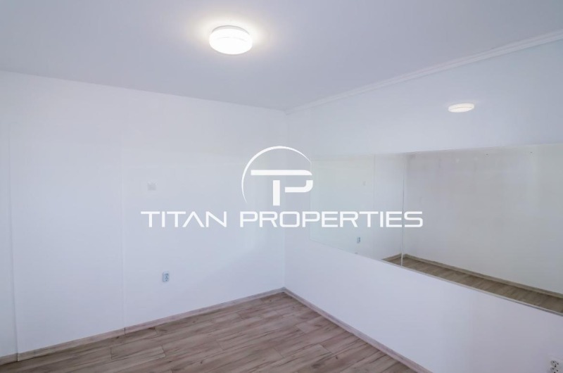 Do wynajęcia  Biuro Warna , Cweten kwartal , 30 mkw | 11913333 - obraz [3]
