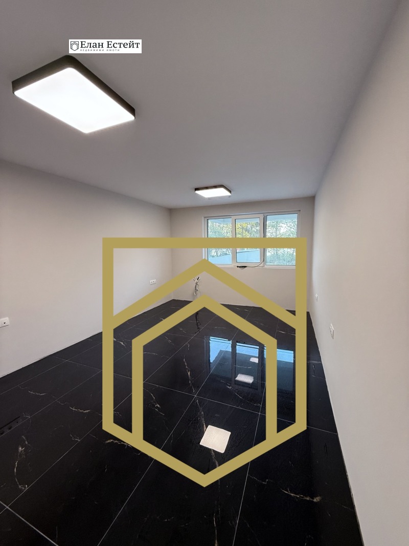 Дава под наем МАГАЗИН, гр. Бургас, Славейков, снимка 2 - Магазини - 52475140