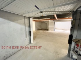 Garagem Darvenica, Sofia 1