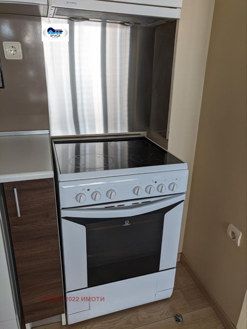 De inchiriat  1 dormitor Plovdiv , Țentâr , 70 mp | 34022789 - imagine [8]