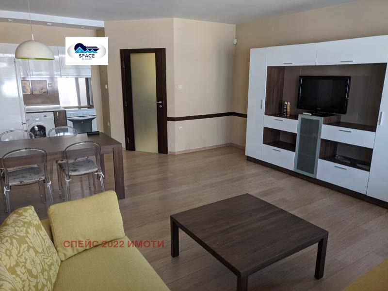 De inchiriat  1 dormitor Plovdiv , Țentâr , 70 mp | 34022789 - imagine [4]