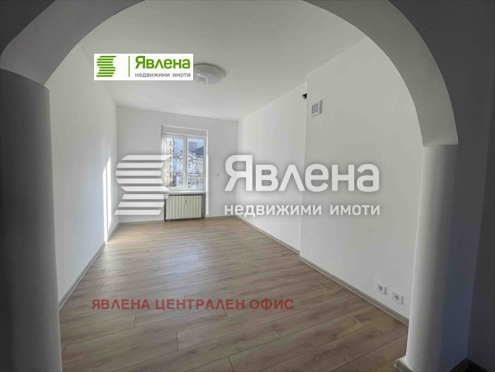 Дава под наем 4-СТАЕН, гр. София, Център, снимка 3 - Aпартаменти - 48045068