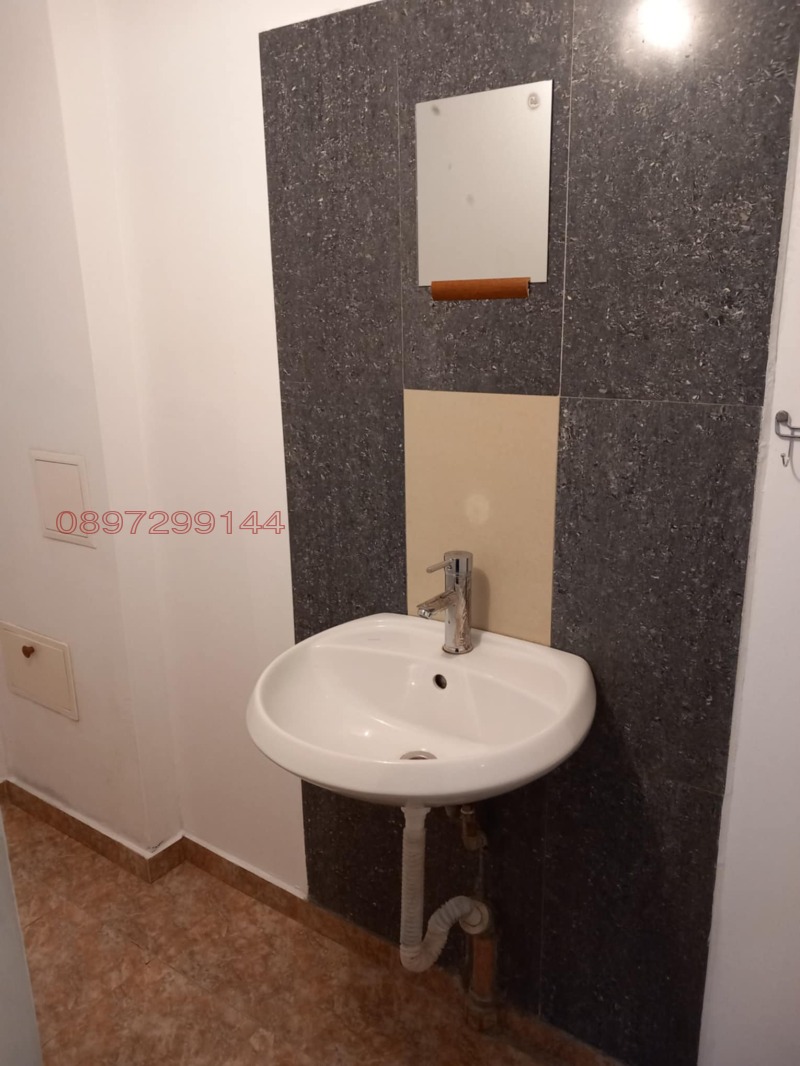 Дава под наем МАГАЗИН, гр. Шумен, 2-ри корпус, снимка 7 - Магазини - 52785053