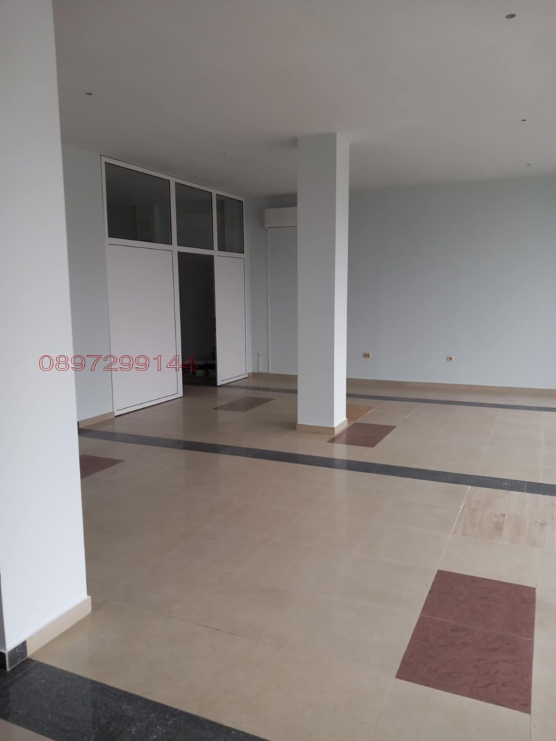 Дава под наем МАГАЗИН, гр. Шумен, 2-ри корпус, снимка 3 - Магазини - 52785053