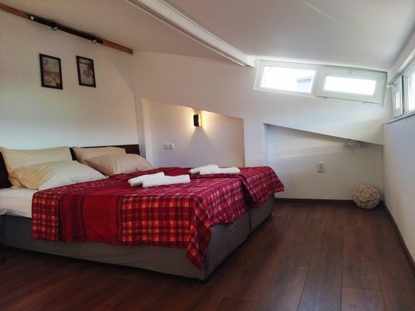 Дава под наем 2-СТАЕН, гр. Бургас, Възраждане