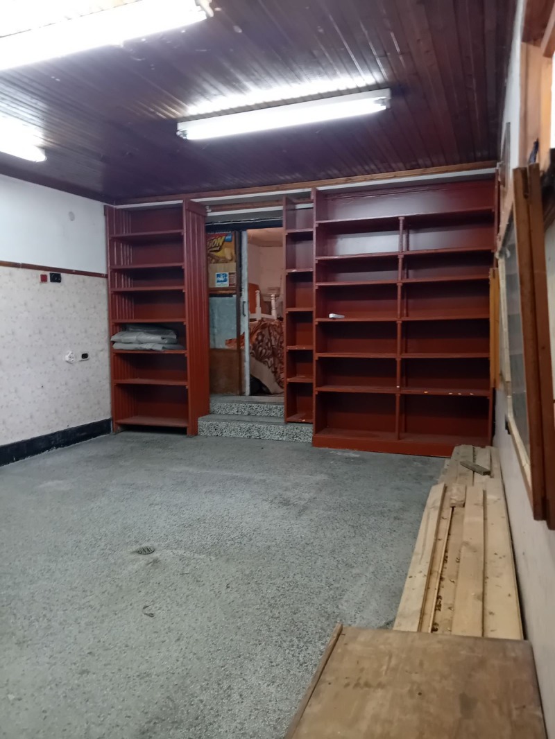 Издаје се  Схоп Софија , Банкја , 50 м2 | 28064509