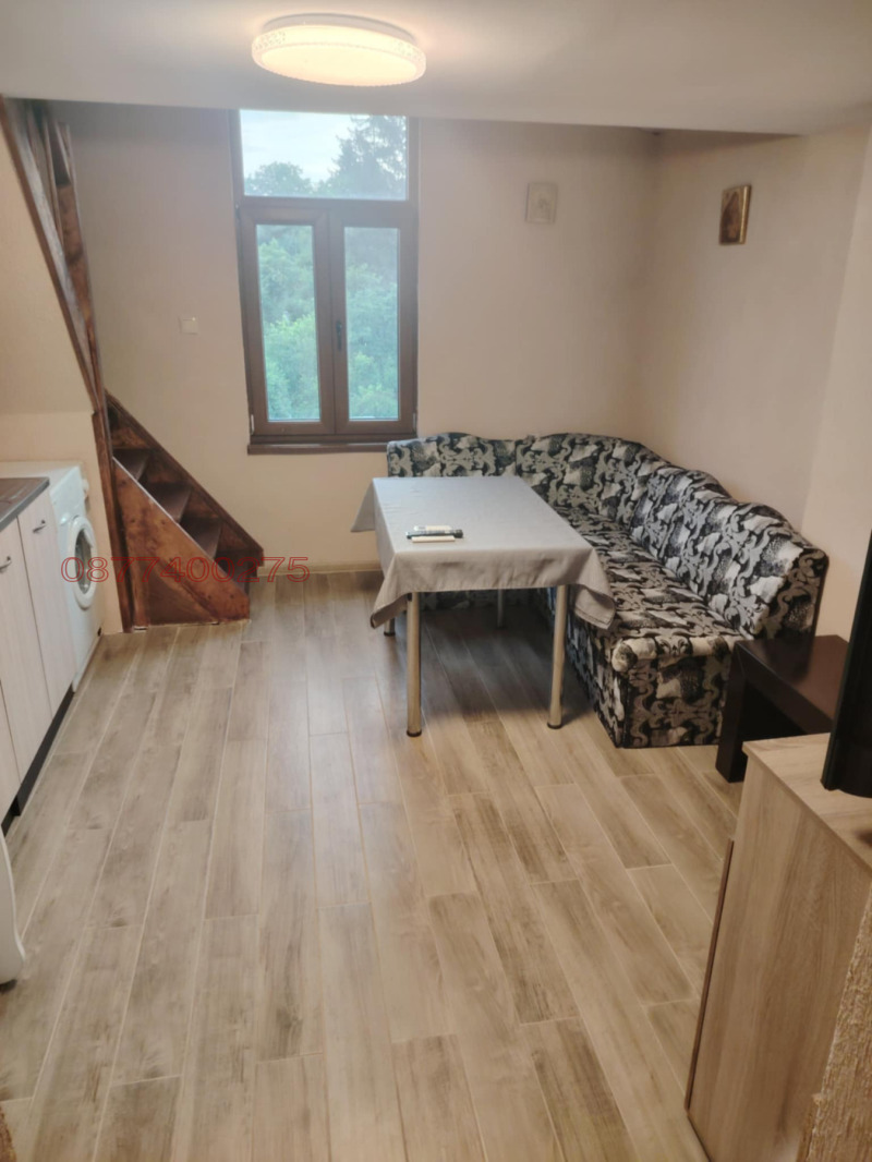 Дава под нем  1-стаен, град София, гр. Банкя •  650 лв. • ID 87793838 — holmes.bg - [1] 