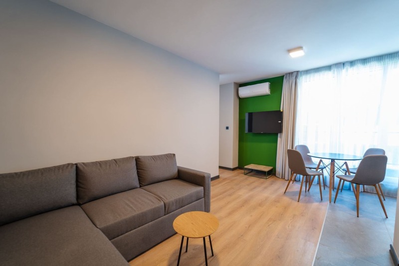 Дава под нем  2-стаен, град София, Център •  749 EUR • ID 81048509 — holmes.bg - [1] 