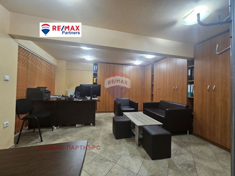 Te huur  Kantoor Varna , ChEI , 28 m² | 81099137