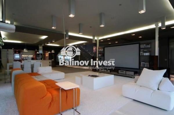 Дава под наем КЪЩА, гр. Варна, Бриз, снимка 3 - Къщи - 53399755