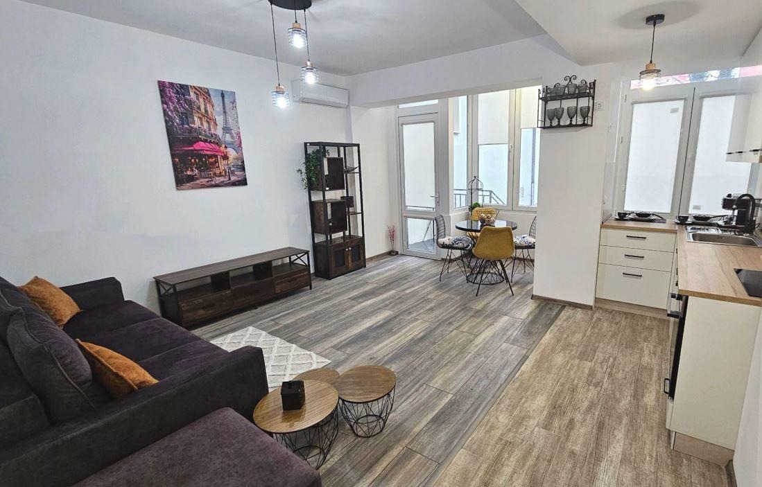 Дава под наем 3-СТАЕН, гр. Варна, Гръцка махала