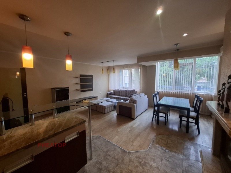 De inchiriat  2 dormitoare Plovdiv , Țentâr , 120 mp | 94643701 - imagine [7]