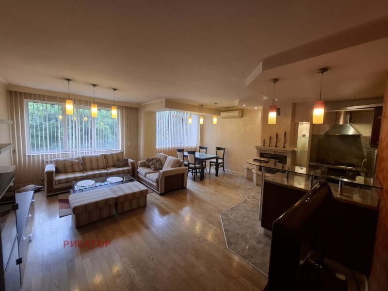 De inchiriat  2 dormitoare Plovdiv , Țentâr , 120 mp | 94643701 - imagine [3]