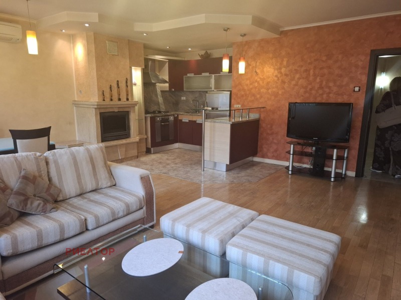 De inchiriat  2 dormitoare Plovdiv , Țentâr , 120 mp | 94643701 - imagine [4]