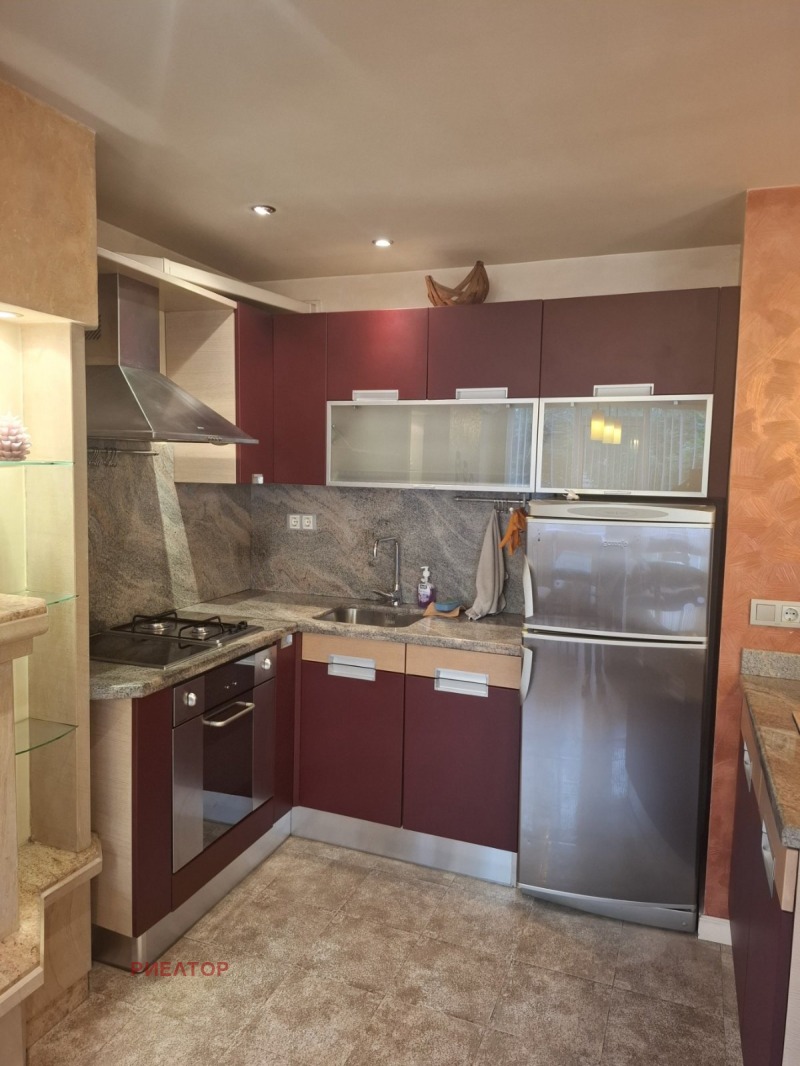 De inchiriat  2 dormitoare Plovdiv , Țentâr , 120 mp | 94643701 - imagine [5]