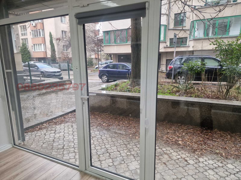 Дава под наем МАГАЗИН, гр. София, Гео Милев, снимка 2 - Магазини - 52463171