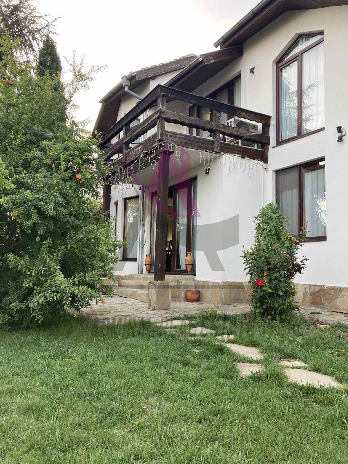 Дава под наем КЪЩА, гр. Варна, Свети Никола
