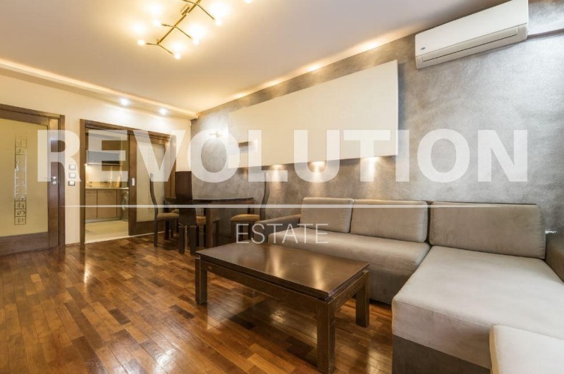 Дава под наем 3-СТАЕН, гр. Варна, Базар Левски