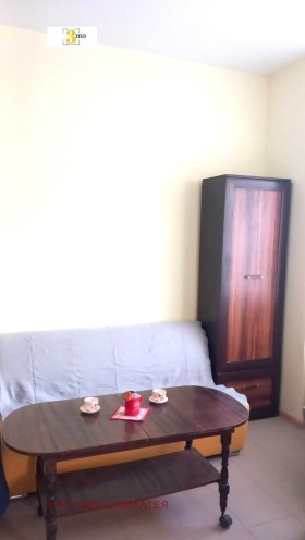 Studio Zona B-5, Sofia 1