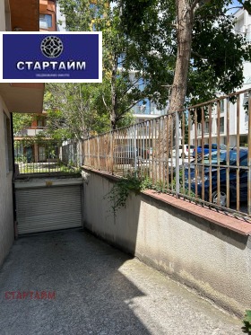 Гараж Лозенец, София 1