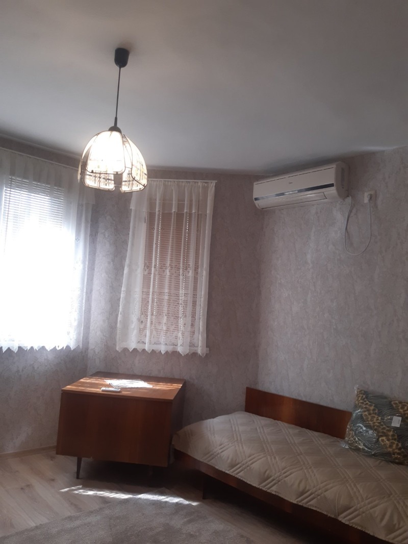 Zu vermieten  2 Schlafzimmer Burgas , Zentar , 85 qm | 99119801 - Bild [4]