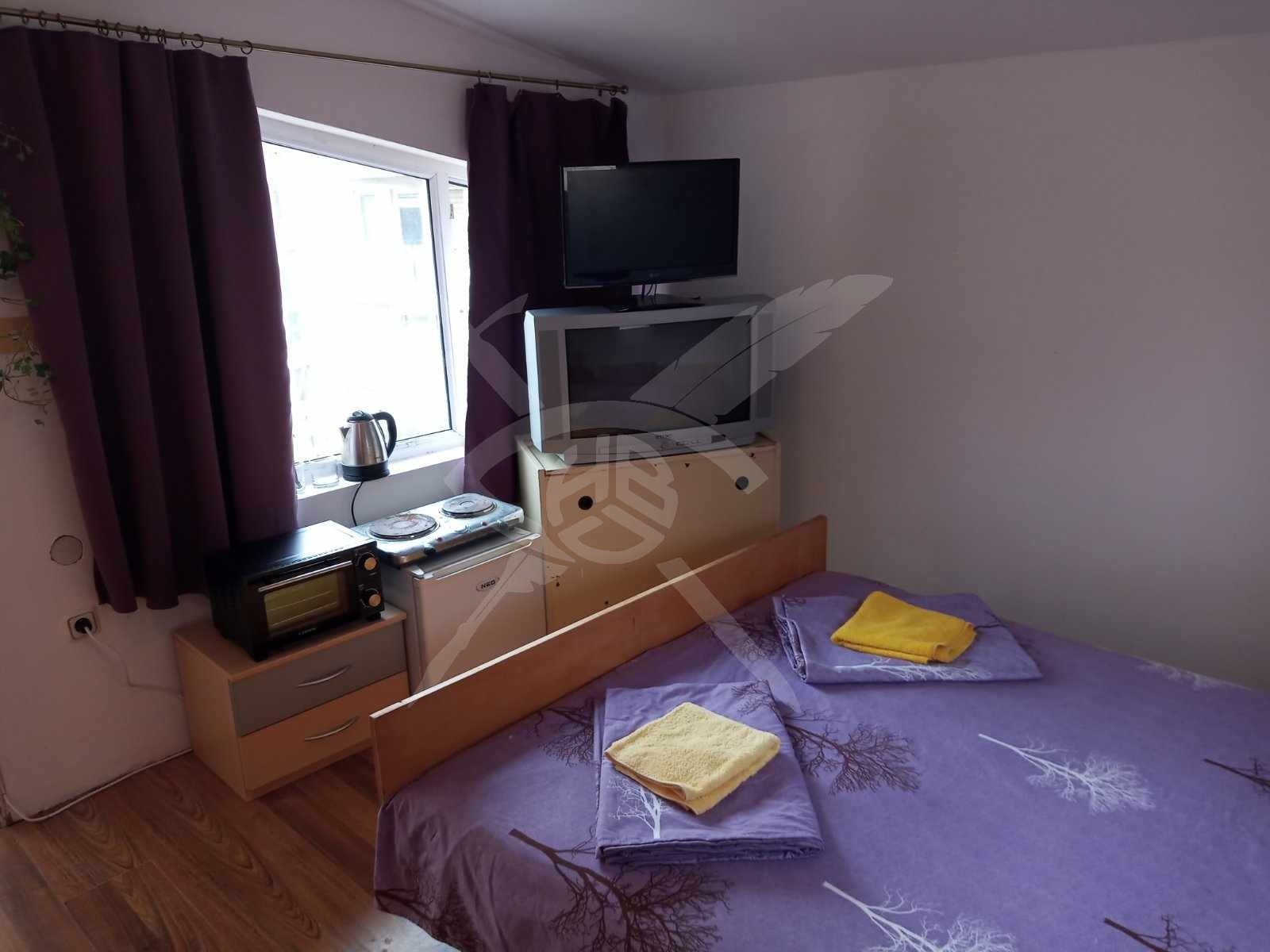 Дава под наем ЕТАЖ ОТ КЪЩА, гр. Варна, Бриз, снимка 2 - Етаж от къща - 47371711