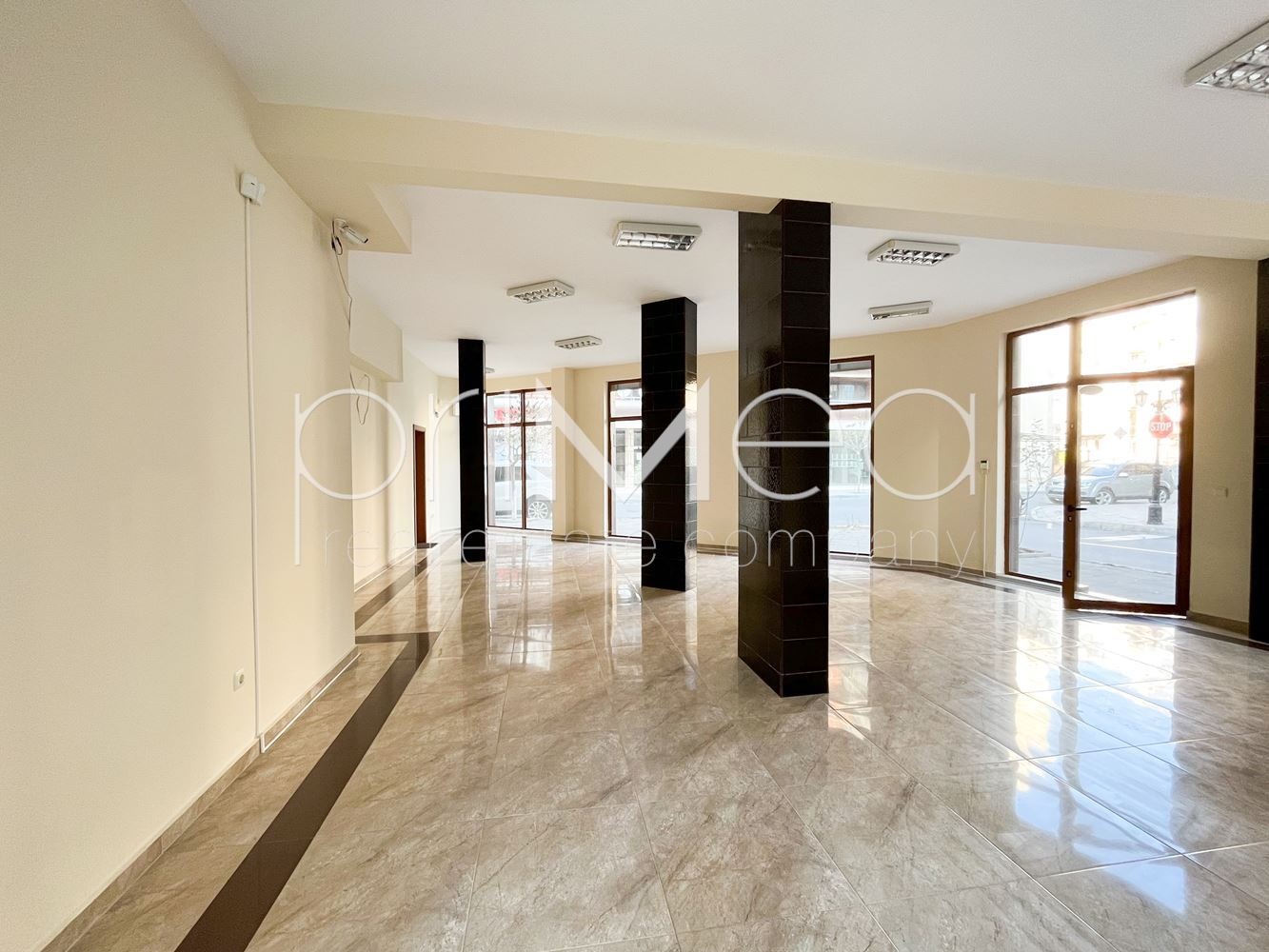 Дава под наем ОФИС, гр. Поморие, област Бургас, снимка 3 - Офиси - 54117162