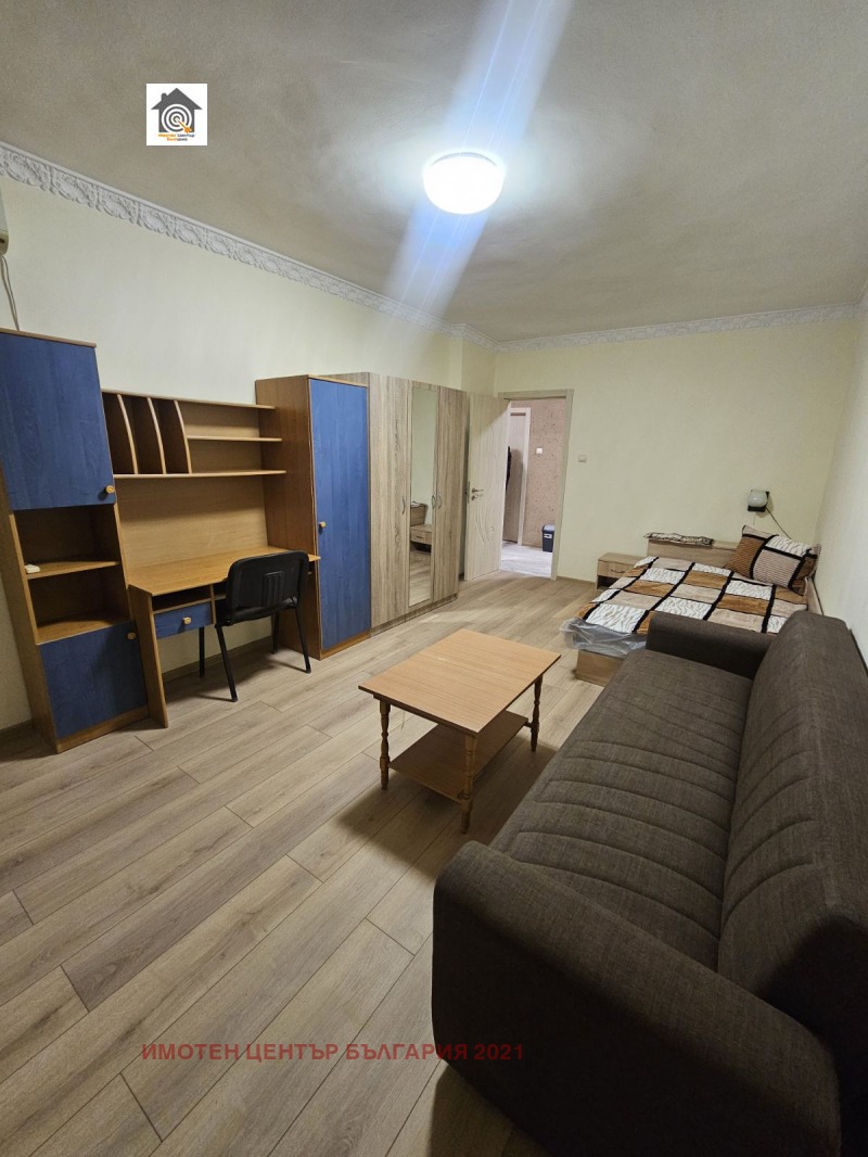 Дава под наем 4-СТАЕН, гр. Плевен, Широк център, снимка 4 - Апартаменти - 52372314