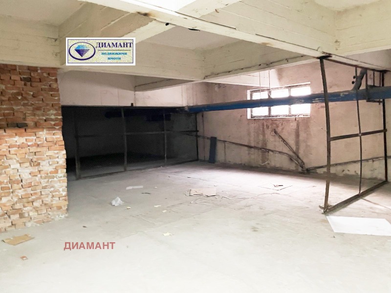 Издаје се  Складиште Русе , Здравец Изток , 216 м2 | 15295748 - слика [3]