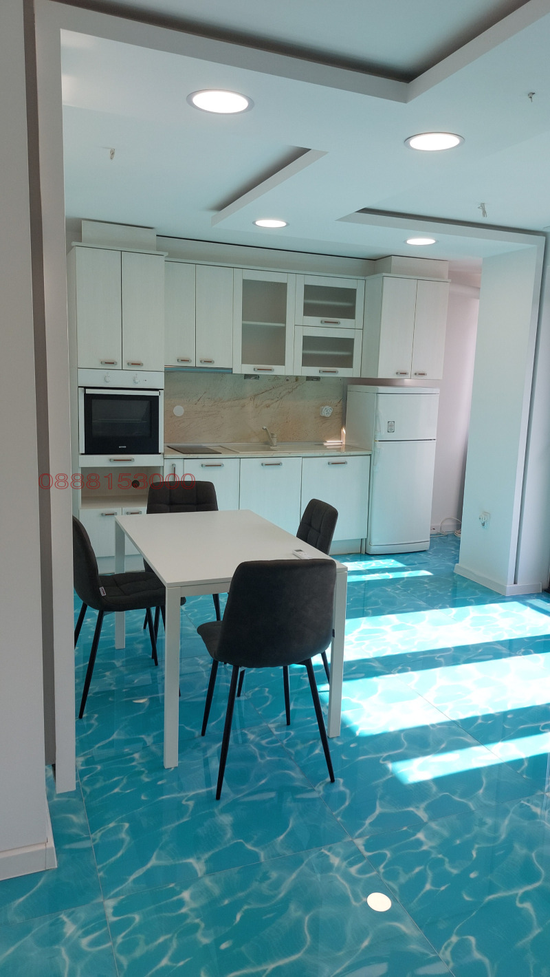 Дава под наем 3-СТАЕН, гр. Варна, Център