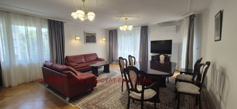 Kiralık  3 yatak odası Sofia , Centar , 135 metrekare | 87230445