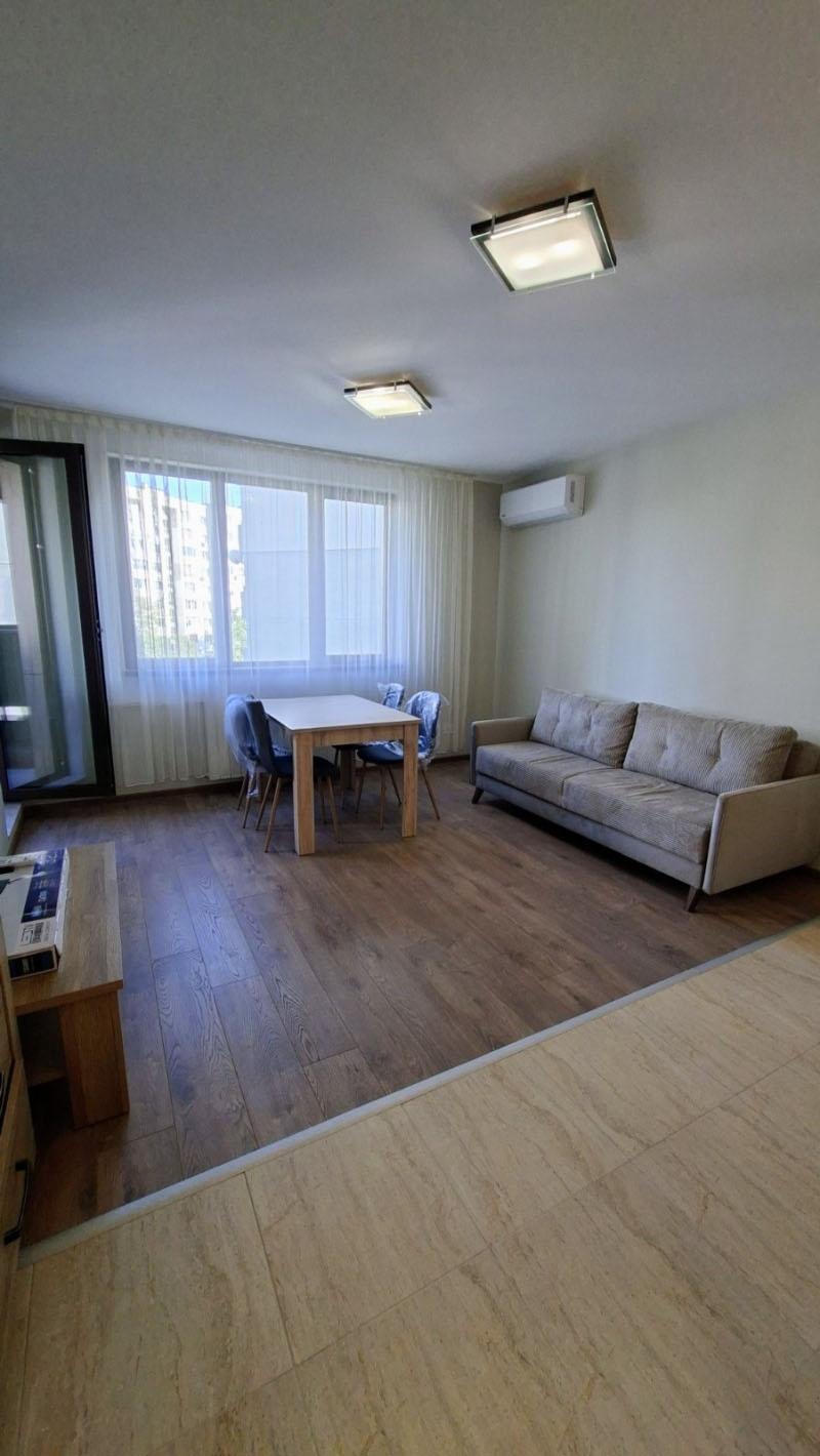 Издаје се  2 спаваће собе Софија , Разсадника , 100 м2 | 21888636