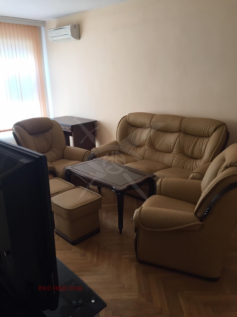 Дава под наем 3-СТАЕН, гр. Пловдив, Център