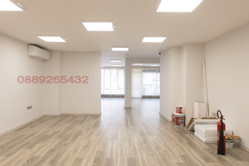 Дава под Наем ОФИС в град Пловдив, Център - 130 кв.м / 1 485 € » 2 904.41 лв.