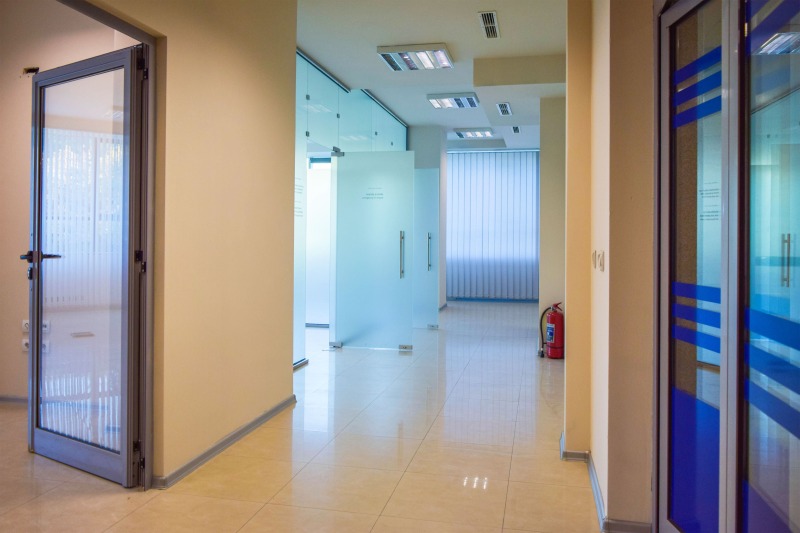 Do wynajęcia  Biuro Sofia , Goce Delczew , 187 mkw | 20484743 - obraz [3]