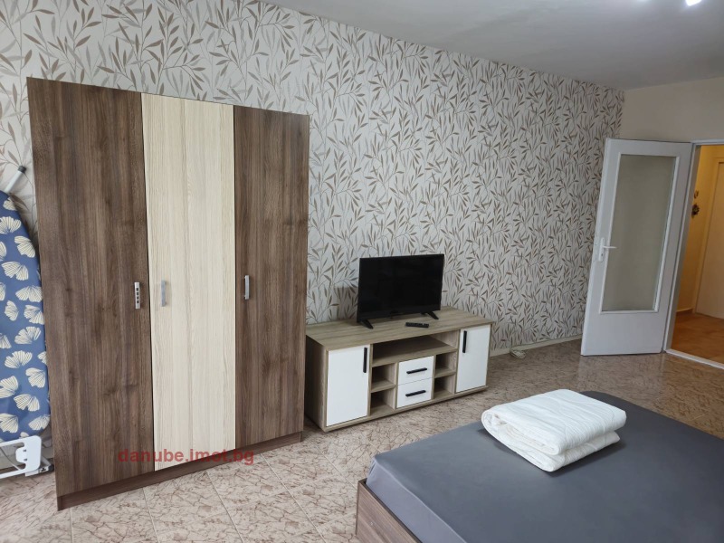 Zu vermieten  1 Schlafzimmer Ruse , Wazraschdane , 78 qm | 95452057 - Bild [6]