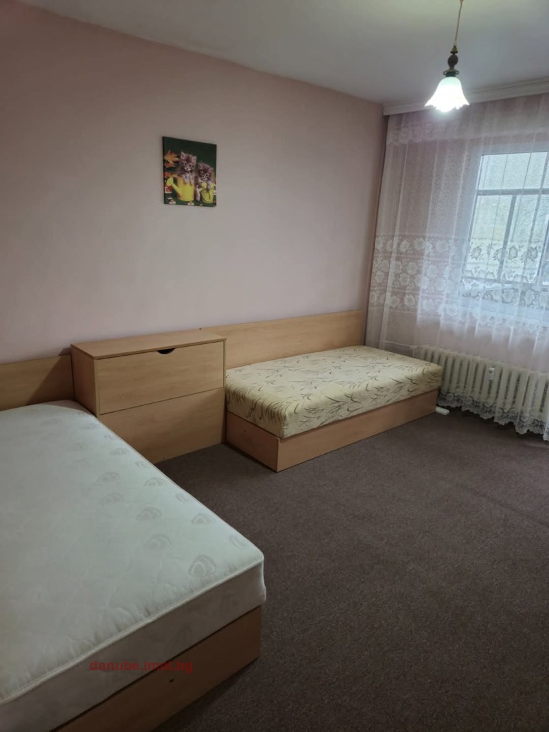 Zu vermieten  1 Schlafzimmer Ruse , Wazraschdane , 78 qm | 95452057 - Bild [11]