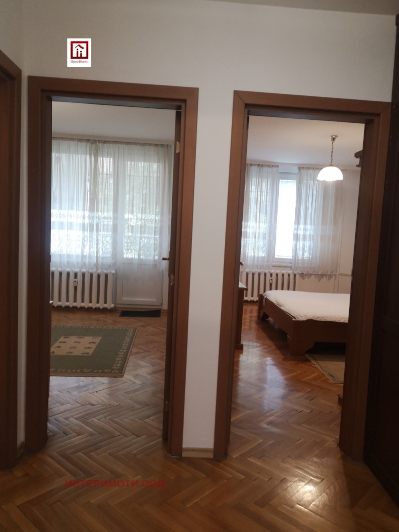 Издаје се  2 спаваће собе Софија , Лозенец , 169 м2 | 98404927 - слика [12]