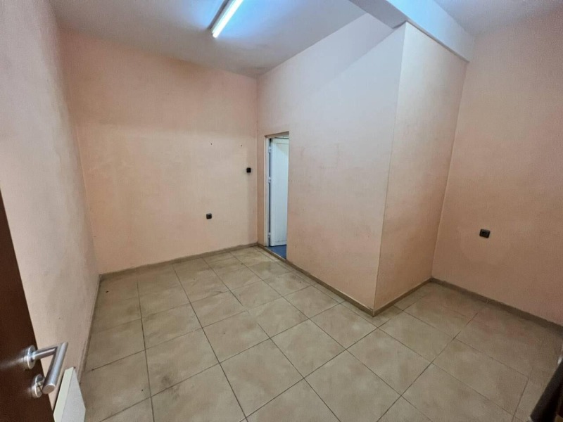 Til leje  Butik Burgas , Vazrazhdane , 43 kvm | 46426553 - billede [2]