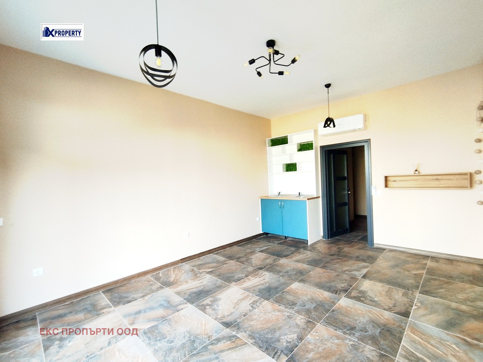 Дава под наем ОФИС, гр. Перник, Изток