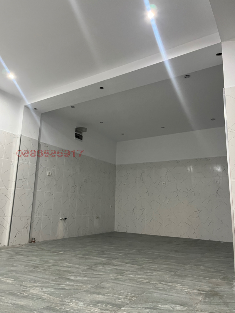 Дава под наем МАГАЗИН, гр. Кърджали, Възрожденци, снимка 11 - Магазини - 52781139