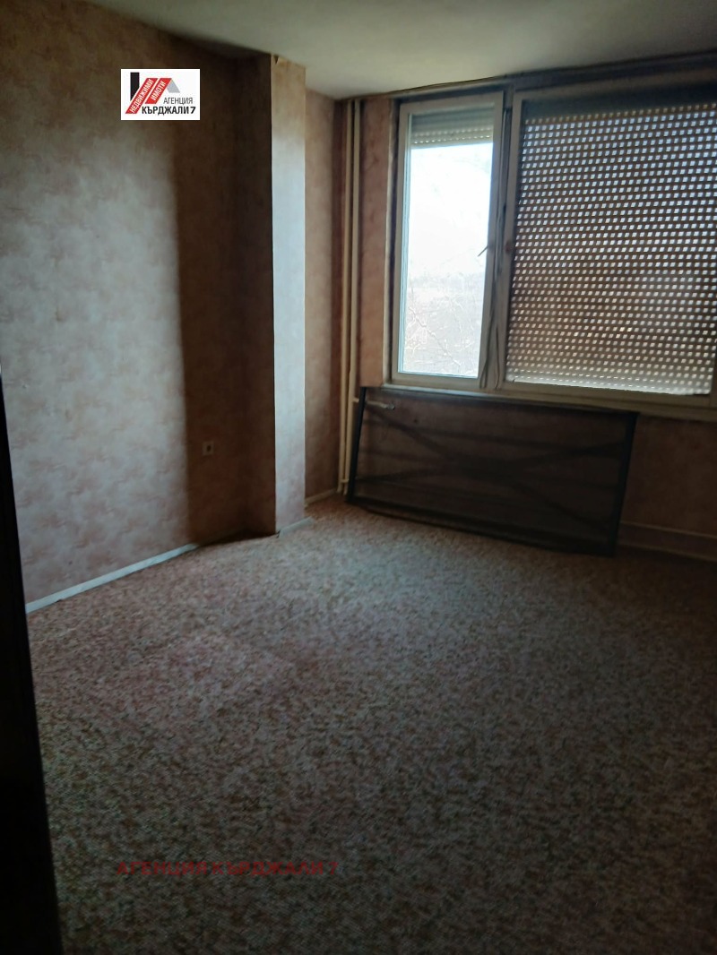 Дава под наем 4-СТАЕН, гр. Кърджали, Възрожденци, снимка 5 - Апартаменти - 52834712