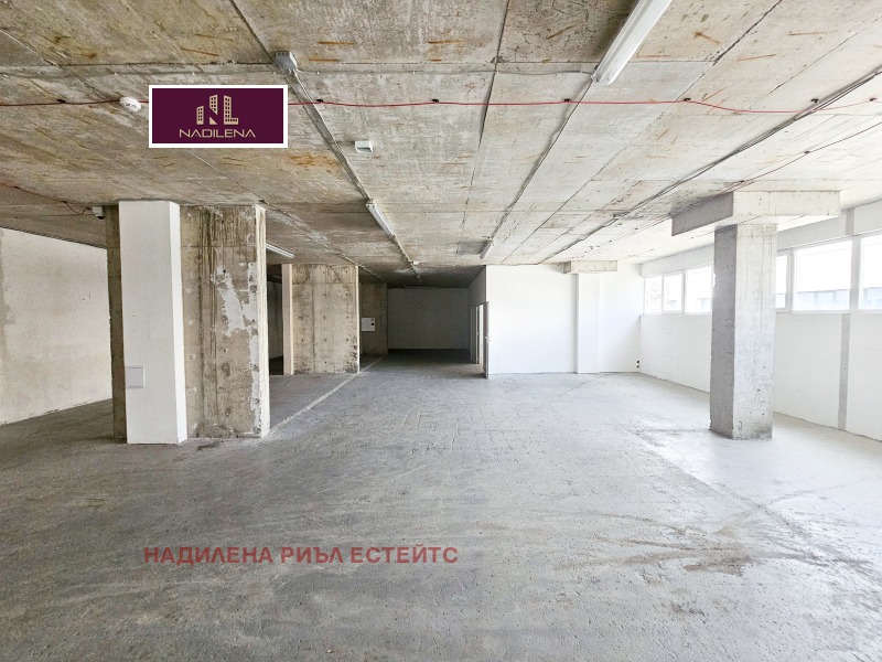 K pronájmu  Úložný prostor Sofia , Družba 2 , 310 m2 | 80275564 - obraz [3]