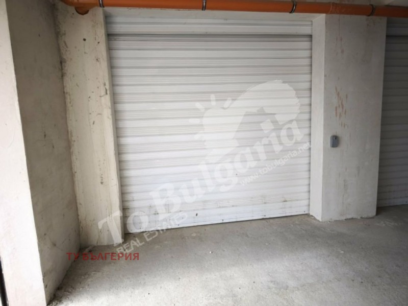 Дава под наем ГАРАЖ, ПАРКОМЯСТО, гр. Велико Търново, Център, снимка 2 - Гаражи и паркоместа - 53459470