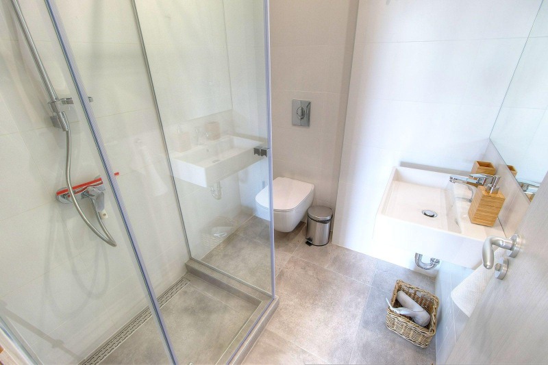 Дава под Наем 3-СТАЕН в град София, Център - 96 кв.м / 1 500 € » 2 933.75 лв., РЕВОЛЮШЪН ЕСТЕЙТ РЕНТ