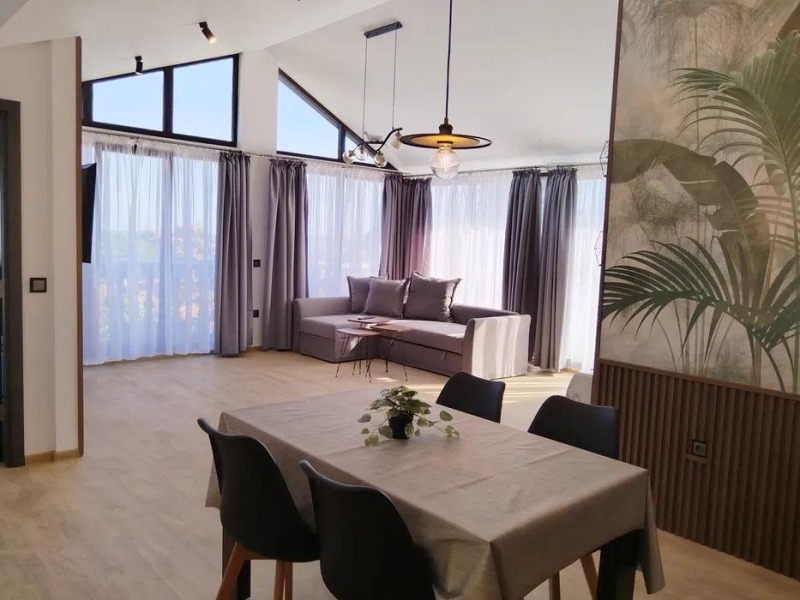 Kiadó  3 hálószobás Varna , k.k. Sv.Sv. Konstantin i Elena , 100 négyzetméter | 47177520