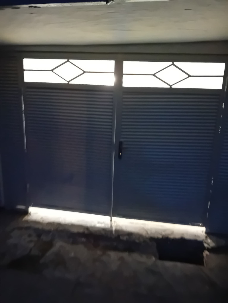 Дава под наем ГАРАЖ, ПАРКОМЯСТО, гр. Шумен, Военно училище, снимка 3 - Гаражи и паркоместа - 52631637