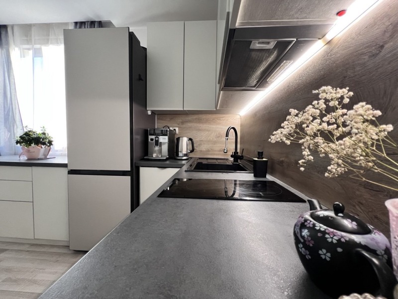 Te huur  2 slaapkamers Varna , k.k. Sv.Sv. Konstantin i Elena , 124 m² | 59744313