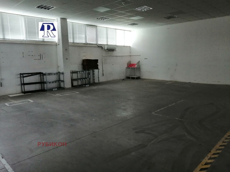 Дава под Наем ПРОМ. ПОМЕЩЕНИЕ в град Пловдив, Пещерско шосе - 216 кв.м / 1 080 € » 2 112.30 лв., РУБИКОН