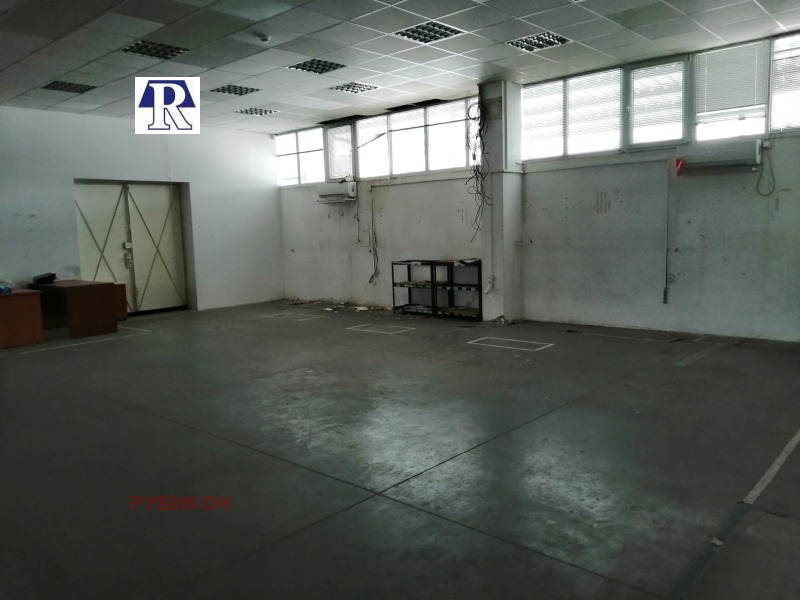 Kiadó  Ipari épület Plovdiv , Peshtersko sose , 216 négyzetméter | 14624282 - kép [2]